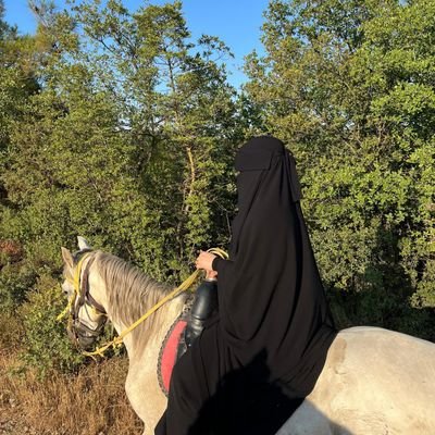 zehraylc2525's profile picture. 
