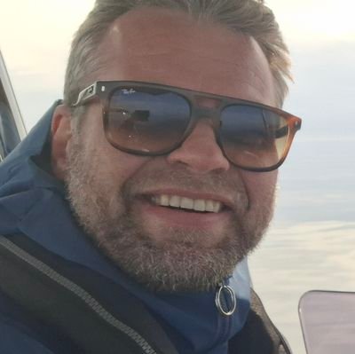 Luonto, valokuvaus ja peruskunnon ylläpito antaa elämääni endorfiinit. Tuu juttelee.