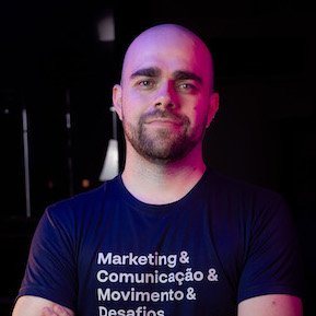 Especialista em IA, sites e marketing. Mestrando em Negócios e IA. Transformo ideias em negócios digitais, com inovação, automação e resultados.