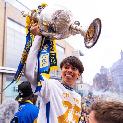 “ IF I HADN’T SEEN SUCH RICHES, I COULD LIVE WITH BEING POOR” Leeds United West Stand ST Holder. #ALAW #MOT #LUFC 🇬🇧A MEMBER OF THE SILENT MAJORITY 🇬🇧