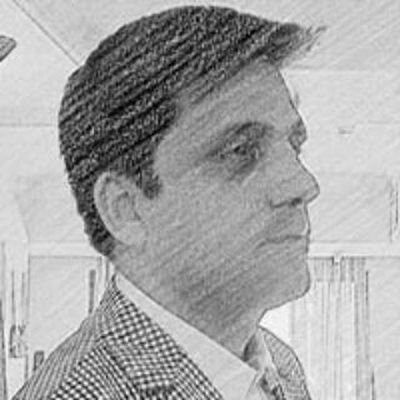 همسر، پدر، مهندس صنایع، توضیح عکس: من در حال متقاعد کردن یک پانترک که ایران مهمتر از قومیت است!