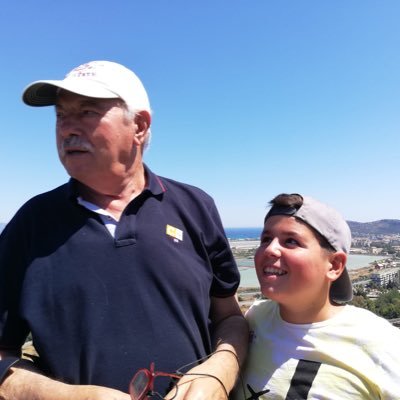 Conservador, Cristão, Portista, Portuense, basicamente tudo o que um comunista n gosta
