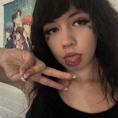 20! herpes advocate ✊, any pronouns, 18+ only (id gated no exceptions) bdsm/kink/fetish friendly😽