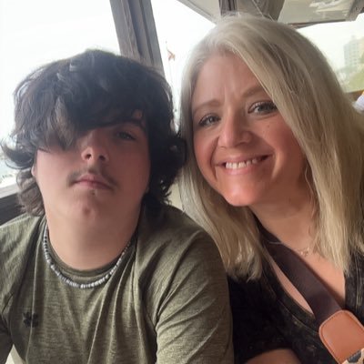 kaylaScrowell's profile picture. I'm ordinarily ordinary... reside under the radar... & believe strongly in getting up with the chickens. #MAGA I love Jesus and America too 🇺🇸 DO NOT DM ME🛑