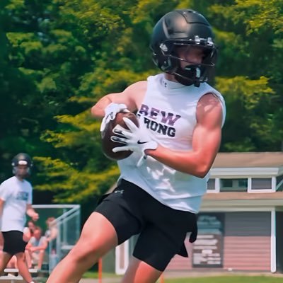 NY | class of 2028 | WR/ATH #6 | @JohnJayfbcr + JJ T&F | 5’8 170 | 225 bench | 3.5 GPA || Email: Colbycrystal623@gmail.com ||