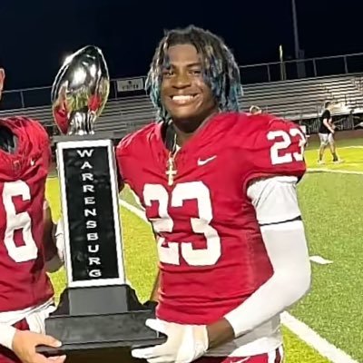 Zanman Graham||C/O 2027|| 5’10,180||Free safety/slot receiver 🏈|| Track athlete ||biloxi high school(Mississippi ) ||zanmankgjr@gmail.com || 📞 +1 502 777 8154