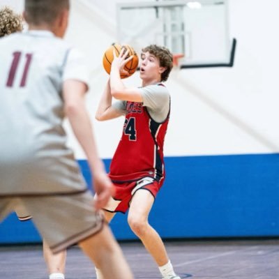 Lucas Graves Profile