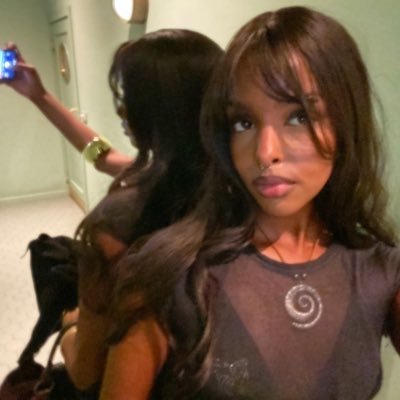 itssabrinaluv's profile picture. im not even real