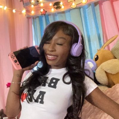 ☆ soulaani. | lezbo! | aspiring artist. | capricorn w/ a scorpio moon. ☆