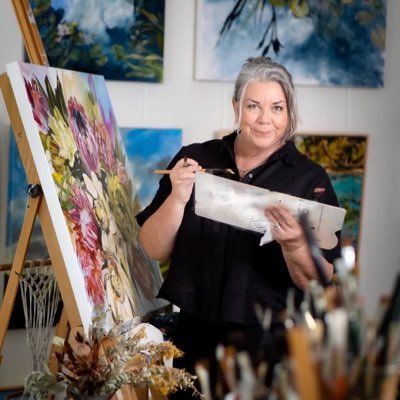 Living in love with art. Finding wonder in every stroke. 🖌️🖼️🎨