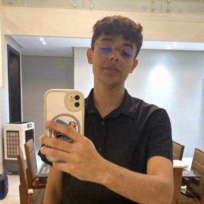 ultimamente não gostando de muita coisa que antes eu gostava… mas tô feliz