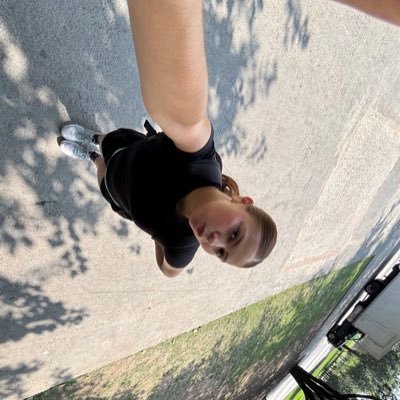 Alexxachvz's profile picture. That’s my life, that’s my lifeee🍃🍃