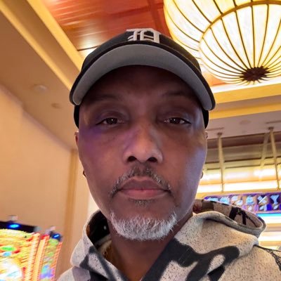 ARTIST SINGER SONG WRITER. DBL ❤️ TRANSPLANT SURVIVER, LOVER OF LIFE AN GREAT ENERGY! INSPIRATIONAL STORY!#BLESSED #44BANG #GOODMUSIC #ROYALTY {RF}