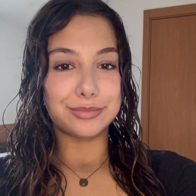 ajiniss's profile picture. 