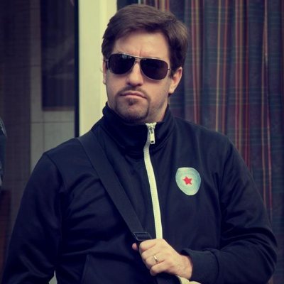 Responsable nacional da CIG-TIC e concelleiro do BNG de Ames.
Non todo ao que se lle fai fronte se pode cambiar, pero nada cambia ata que se lle fai fronte.