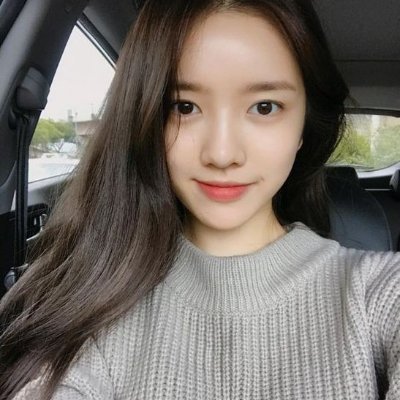 EverlyBrow72598's profile picture. 