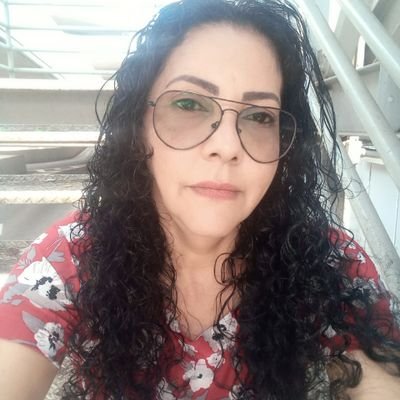 Direita sempre, mãe e longe da perfeição.