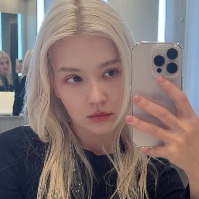 Adele Lave(アデリー) Profile