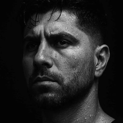 sirac_t's profile picture. içime attığım şeyler ruhumu çürüttü...