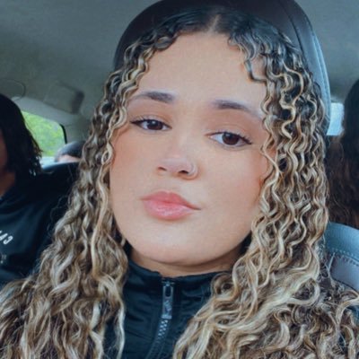 leticiaa_brbz's profile picture. 23-25