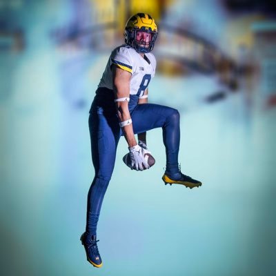 4 ⭐️Edge | Michigan Commit | Simeon Career Academy | 4.0 gpa | instagram: @ _d1blade