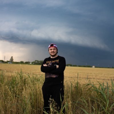 Storm Chaser. MCVs+Derechos are my honey |#FortheColture|🌪:28|Official Skywarn Spotter |Honest Clippers Fan| Chasing with @cornbeltchasers |