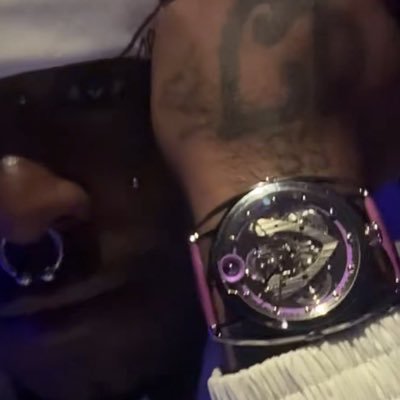 imaloe16's profile picture. 