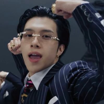 NCT 💚 WayV,
AG