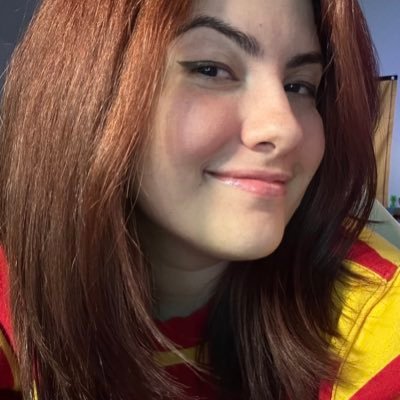 WizzieStellie's profile picture. Brazilian ✦ Streamer ✦ Belieber ✦ Hufflepuff ✨ Use code: WIZZIE ✨ 💌 wizziestellie@gmail.com 💌 💚 Live on Twitch MON-FRI 6pm CT 💚