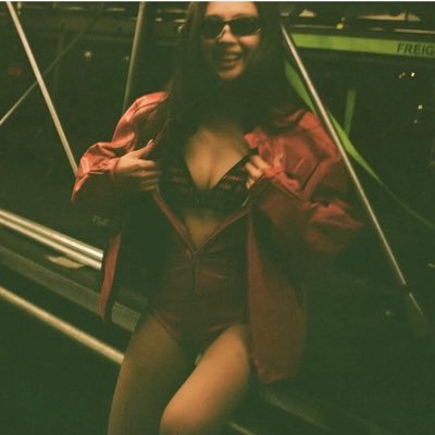 leskiraaa's profile picture. 20 she/her 🧡🤍🩷