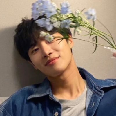 ecnezoa's profile picture. 어떤 형태의 사랑