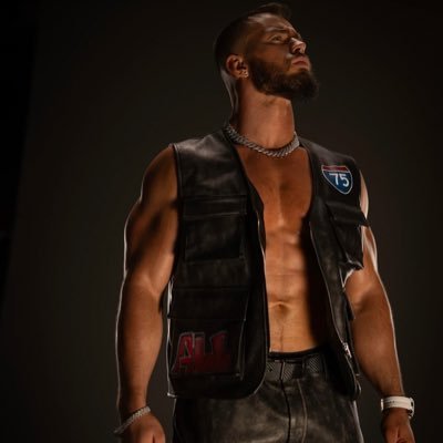 The name is Preston Felix Hardy SDL resident show off, but whatevs.Oldest to @KneelToTheSteel & @knockoutxbeauty. NOT @_theory1 just a #parodyaccount