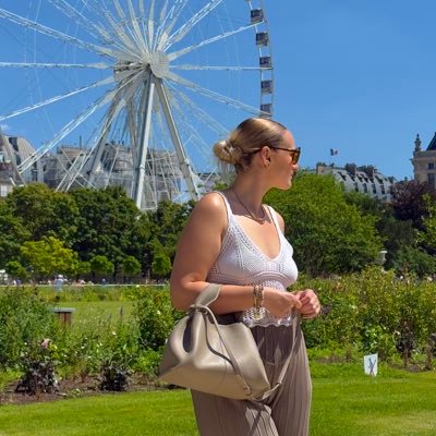 lg_221's profile picture. 