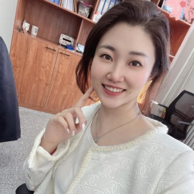 已婚 #宝妈 微胖,国企打工人~经济独立,生活太枯燥,翻墙来 #记录不一样的日常,喜欢和坦诚有趣的灵魂交流,不颜控,~分享的都是本人随拍,偶尔也会限时发一些限制级视频照片~但要求是讲卫生,体面的素质成熟男士!