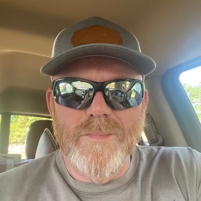 Riding my Harley in East TX kayaking, camping road tripping. 🚫 not buying content 🚫 no bitcoin or any investing 🚫 dont ask for money- triflin hoes