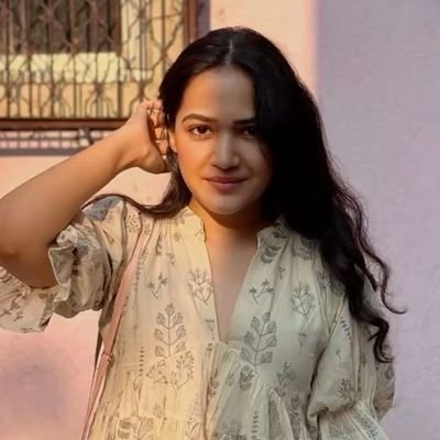 nimi_janet's profile picture. Lover of stars, silence, and poetry.🤍
Heart full of calm storms.
Living slowly, loving deeply.❤️
