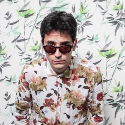 Sono una persona, secondo me, piacevole.