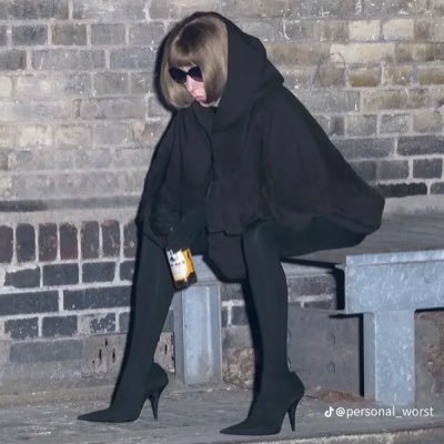 leslyloez03's profile picture. | 18 | 🏳️‍🌈 | She/Her