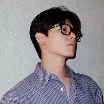 kadang akun baca AU kadang akun fangirling kadang akun sambat 🏃