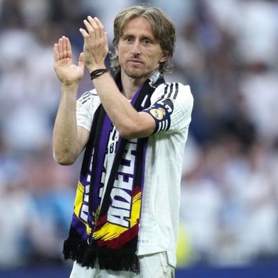RmFcMadridista's profile picture. Madridista since i fell in love with football, and i will always be one 🤍💛
(ifb)
