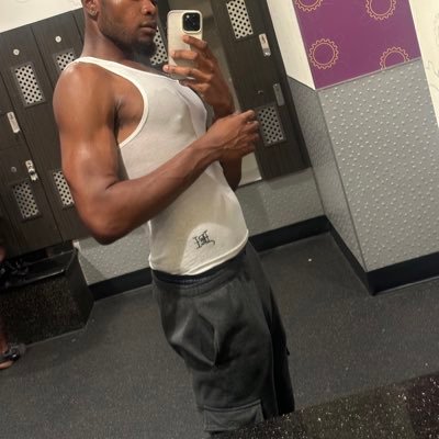 Prep&Doxy/Live in Virginia/24yo/215lbs/6’6. DMV/Bmore/NC most weekends.