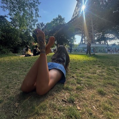 Size 4 cute toes 🥵 Findom goddess of your dreams. 😈 https://t.co/ACH9QTGDwG