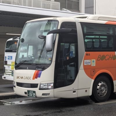 バスやトラック、電車等が大好きです。また、食べることも大好きです。
エロ系、恋愛系、詐欺系等の怪しいアカウントはブロックさせていただきます。