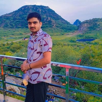 GouravC6's profile picture. govt teacher ✌️