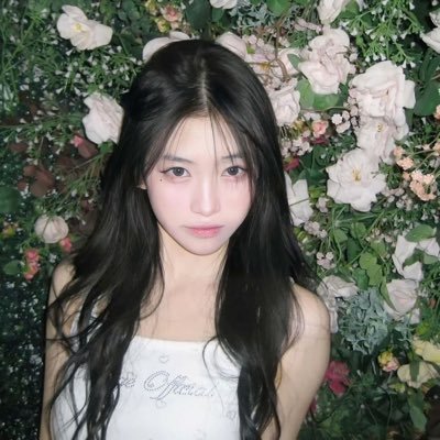 soft girl, k-drama binge watcher | aesthetic, chaotic, but cuties🍄