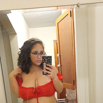 Reddit: TinyIron2081
Onlyfans: Bonnieb1102 Telegram: bonnieb1102