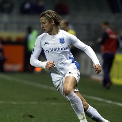 Futsal player, formé au LOSC.
⚽️ AJ Auxerre, 🏀 Nuggets, 🥊 MMA, 💻 FM