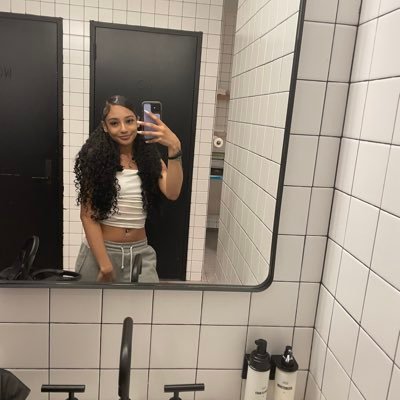 2flyskyy's profile picture. incognito asf