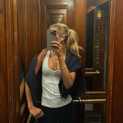 DFa_pinkhayoung's profile picture. Proud American, anti-socialist, freedom-loving patriot