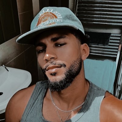 britetones's profile picture. ᅠᅠ  ᅠ ᅠ  ᅠ  ᅠᅠ ᅠᅠ  ᅠ  ᅠ  ᅠᅠ ᅠᅠ  ᅠ  ᅠ ᅠ   ˡᵒᵛᵉˡʸ ᵈᵃᵍᵍᵉʳˢ ᵖⁱᵉʳᶜᵉᵈ ᵐʸ ʰᵉᵃʳᵗ ᵐᵃⁿʸ ᵐᵒᵒⁿˢ ᵃᵍᵒ.